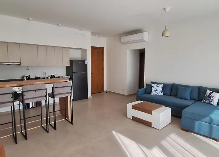 Kamaran 2-bedroom Ground Floor, Sleeps 4-6 Persons Daire