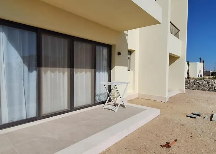 Kamaran 2-bedroom Ground Floor, Sleeps 4-6 Persons Daire