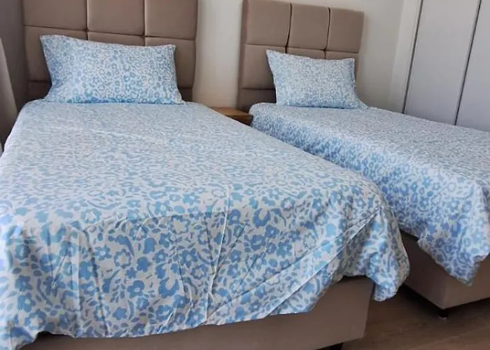 Kamaran 2-bedroom Ground Floor, Sleeps 4-6 Persons *