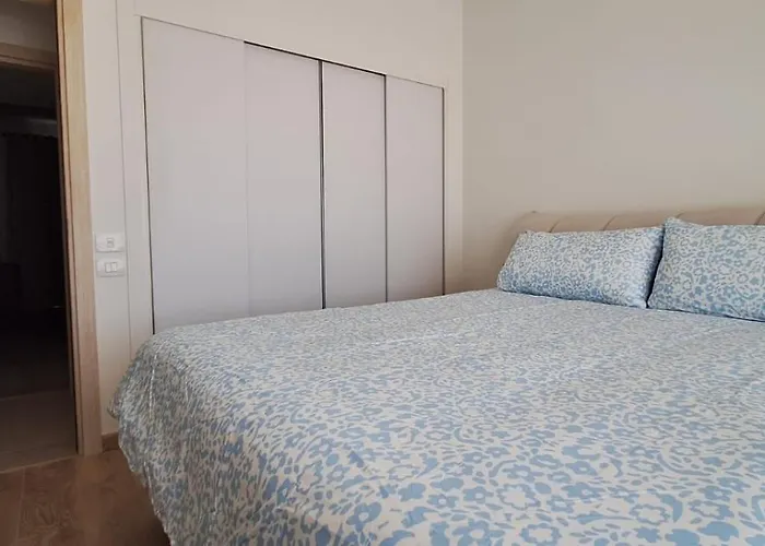 Kamaran 2-bedroom Ground Floor, Sleeps 4-6 Persons Daire *