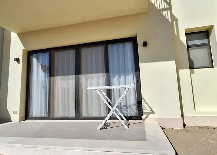 Daire Kamaran 2-bedroom Ground Floor, Sleeps 4-6 Persons