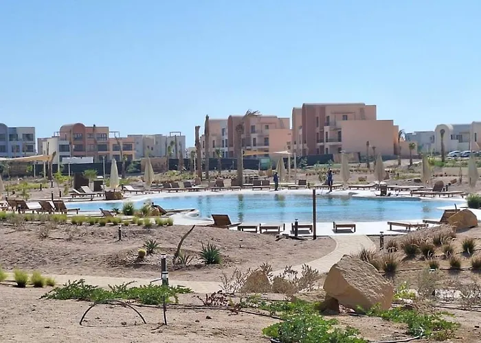 Kamaran 2-bedroom Ground Floor, Sleeps 4-6 Persons Daire *