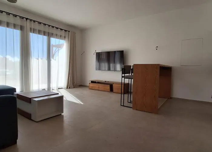 Daire Kamaran 2-bedroom Ground Floor, Sleeps 4-6 Persons El Gouna