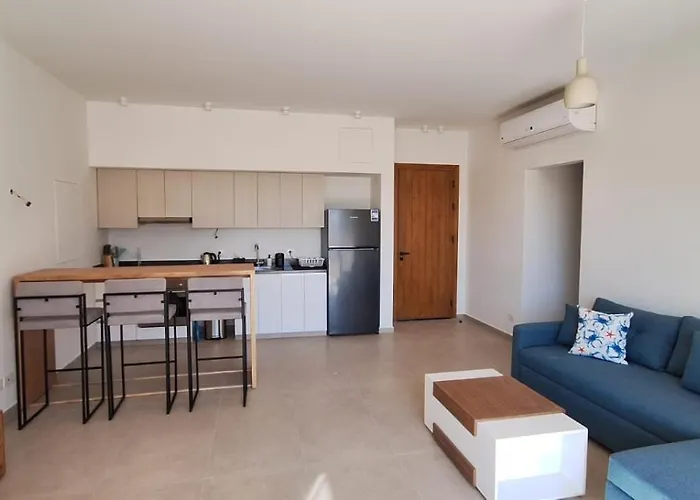 Kamaran 2-bedroom Ground Floor, Sleeps 4-6 Persons Daire